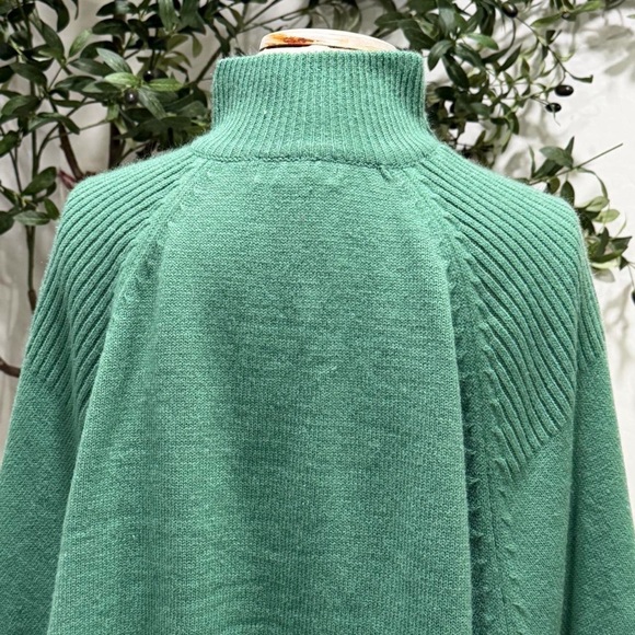 Argee Elegant Green Women's Poncho - Picture 5 of 5